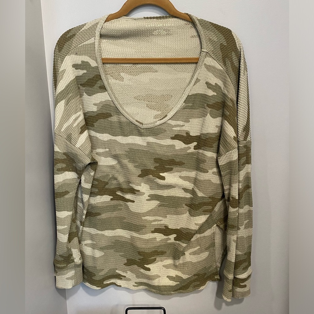 American Eagle (oversized) medium. Cami print. Long sleeve
